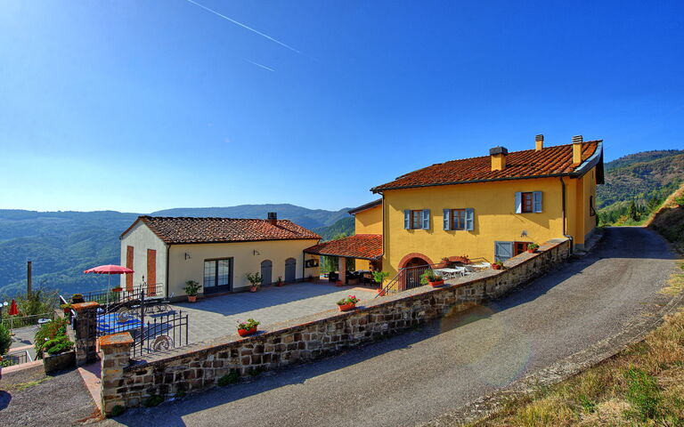 Casalta: Eksteriør, Utendørs