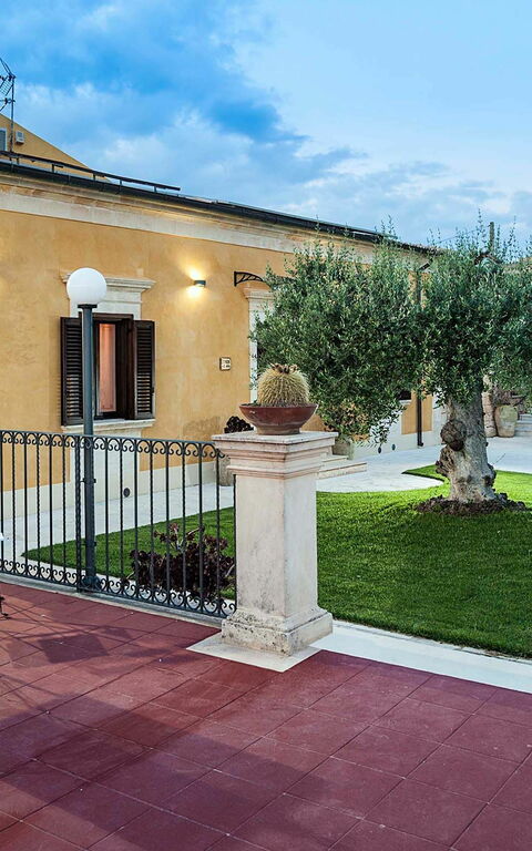 Villa Carolina: Hage, Utendørs