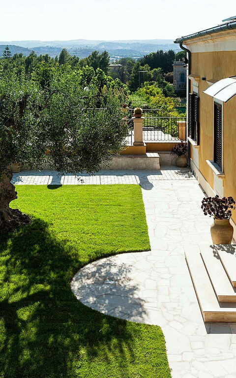 Villa Carolina: Hage, Utendørs