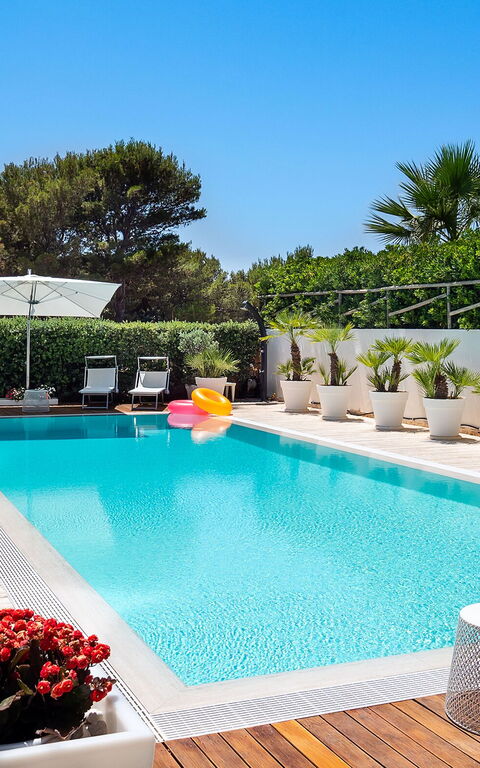 Villa Bellini: basseng, Hage