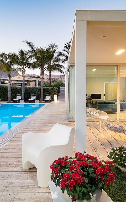 Villa Bellini: basseng, Eksteriør