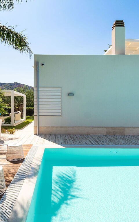 Villa Bellini: basseng, Eksteriør