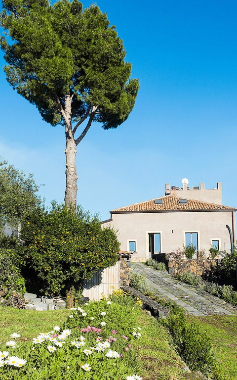 Villa Torre Etnea: Hage, Utendørs