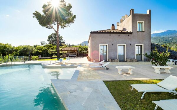 Villa Torre Etnea: basseng, Utendørs