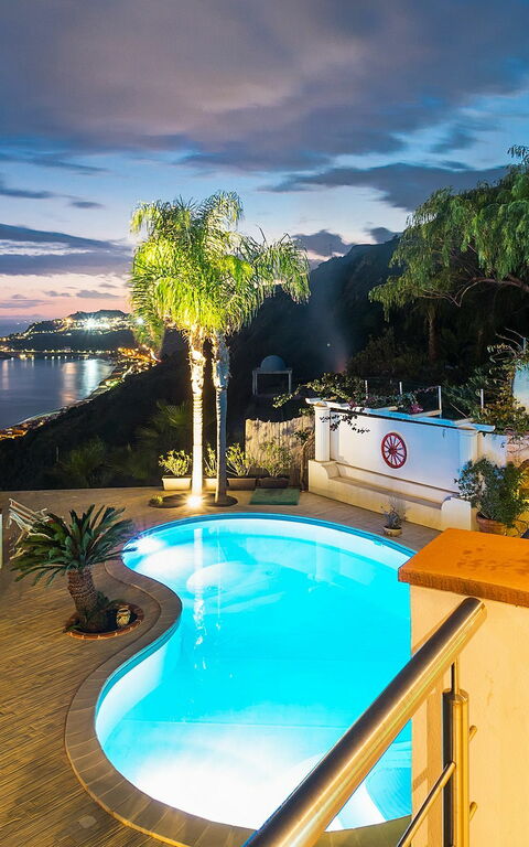 Villa Luce: basseng, Utendørs