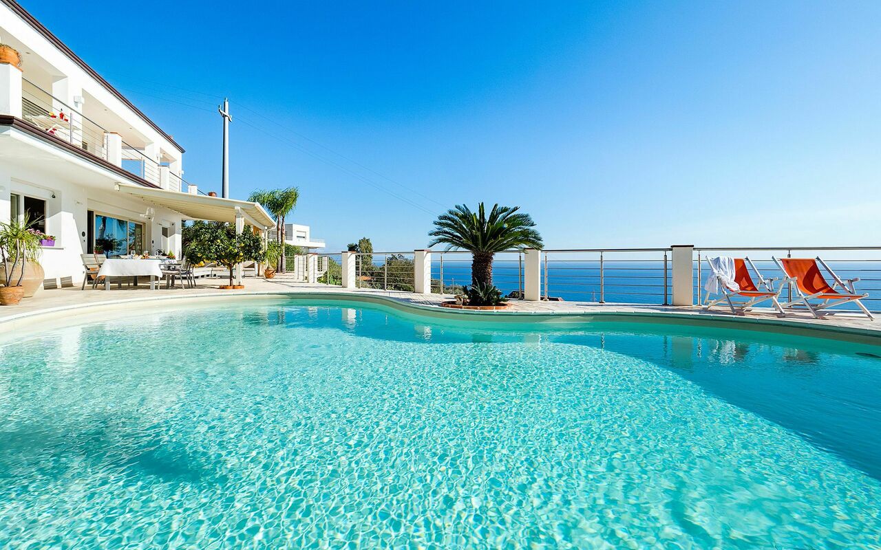 Villa Luce: basseng