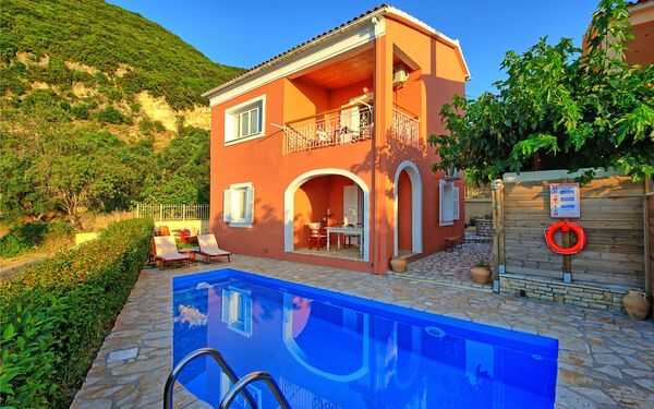 Villa Melodia: basseng, Hage, Utendørs