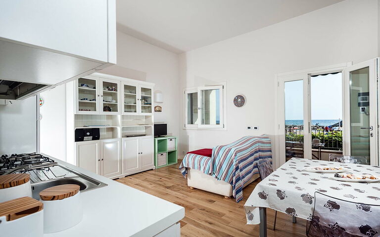 Feriebolig Timone: Kjøkken, Lunsjrom, Stue