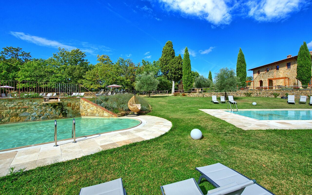 Borgo Mulignone: basseng, Hage
