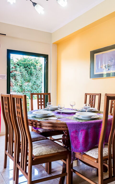 Beachfront Villa Rania: Lunsjrom