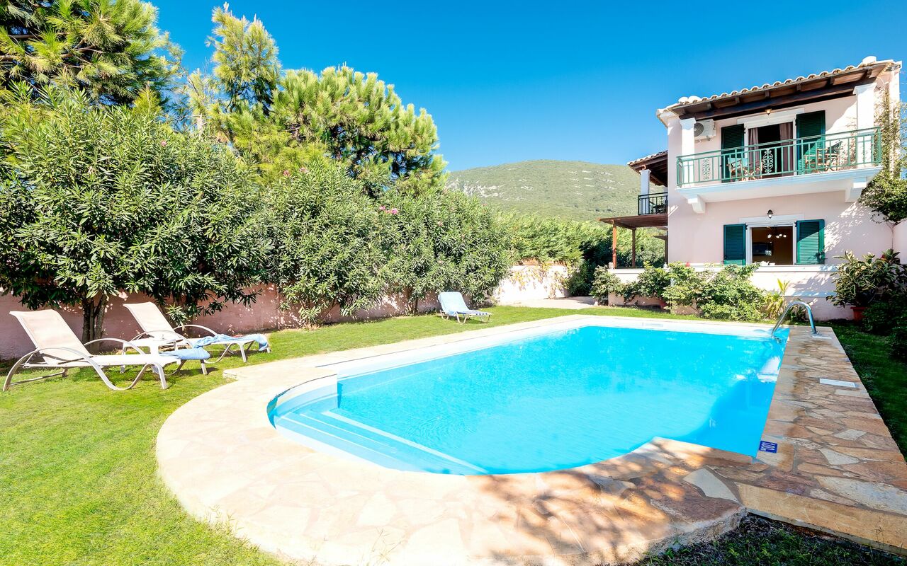 Beachfront Villa Rania: basseng