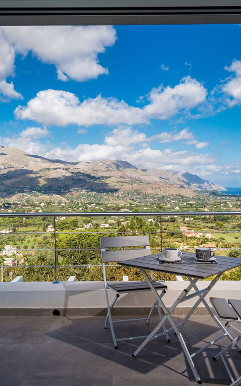 Villa Scire: Balkong / terrasse / uteplass, Utendørs