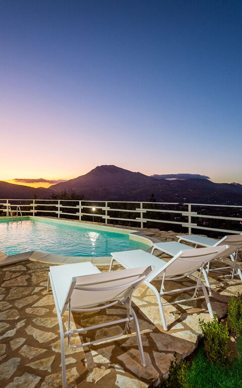 Villa Scire: basseng, Hage