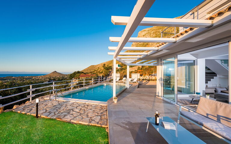 Villa Scire: basseng, Hage, Utendørs