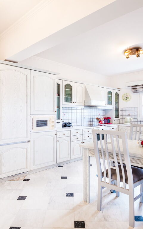 Villa Corfu Panorama: Kjøkken, Lunsjrom