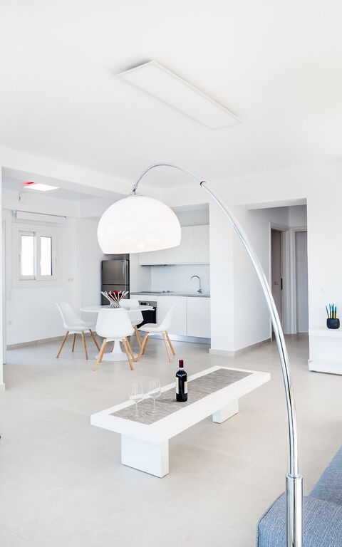 Villa Athena: Kjøkken, Lunsjrom, Stue