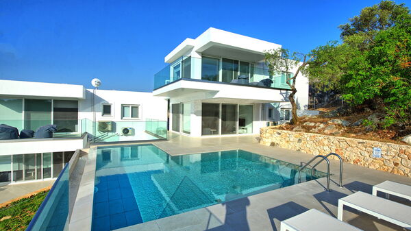 Villa Athena: basseng, Eksteriør