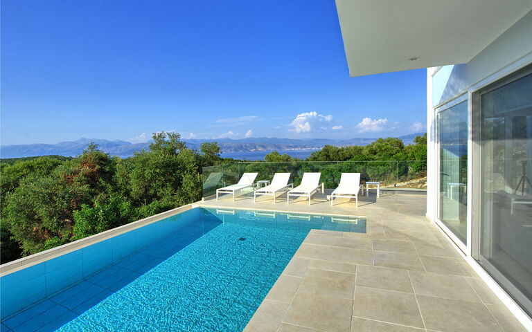 Villa Nafsika: basseng, Eksteriør