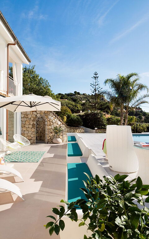 Villa Pales: basseng, Utendørs