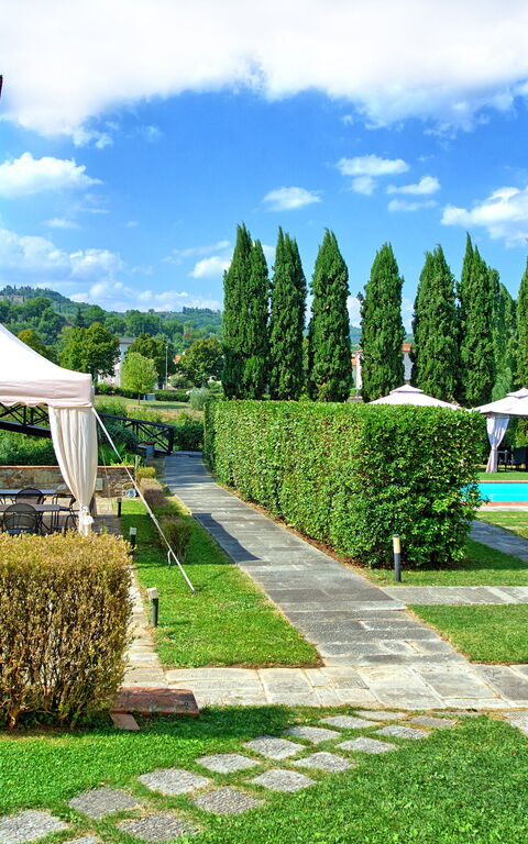 Santa Flora: Hage, Utendørs