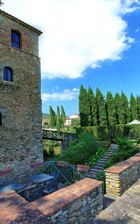 Santa Flora: Hage, Utendørs