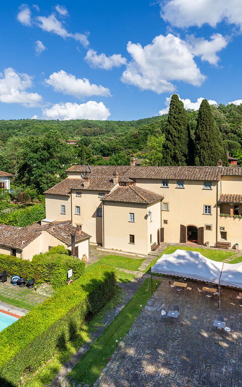 Santa Flora: basseng, Utendørs, Visningar