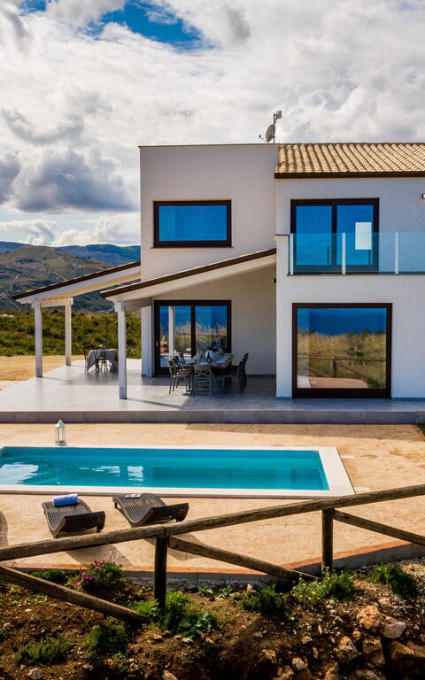 Villa Livreri: basseng