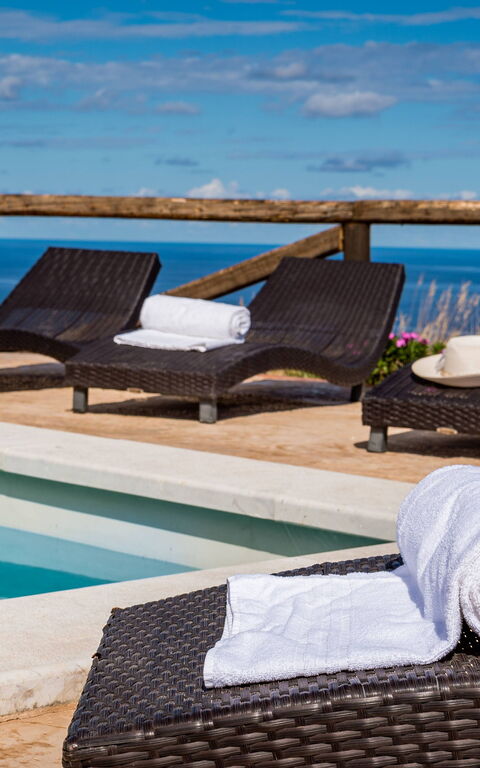 Villa Livreri: basseng, Utendørs