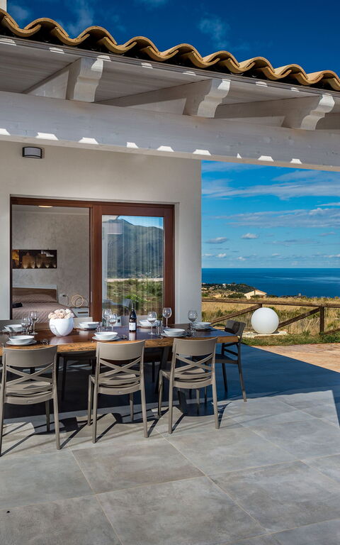 Villa Livreri: Balkong / terrasse / uteplass, Utendørs