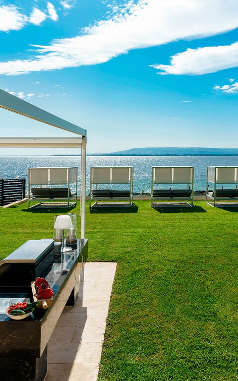 Villa Angelina: Hage, Utendørs, Visningar