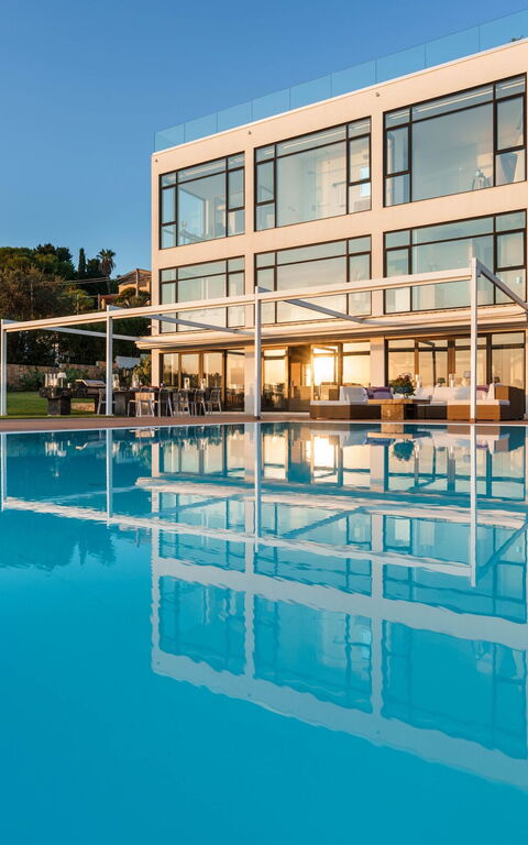 Villa Angelina: basseng, Eksteriør