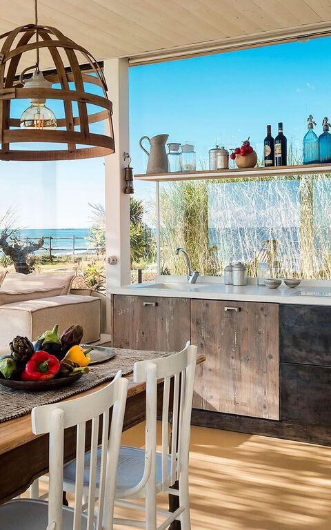 Circe: Kjøkken, Lunsjrom