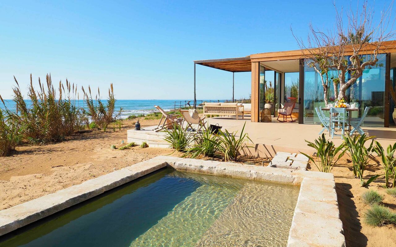 Circe: basseng, Hage, Sommer