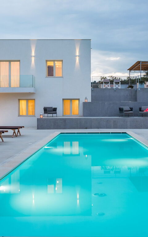 Villa Contra: basseng, Utendørs