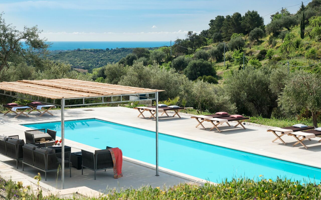 Villa Contra: basseng, Utendørs