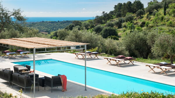 Villa Contra: basseng, Utendørs