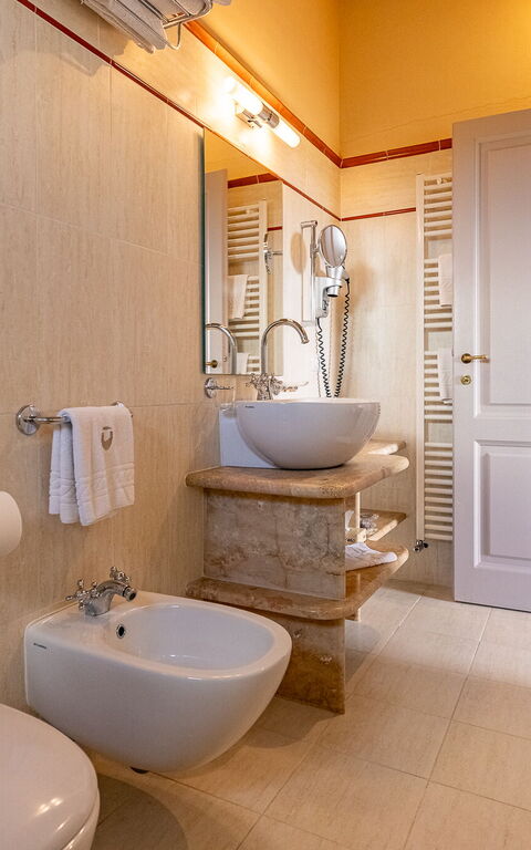 Villa Le Buche: Baderom