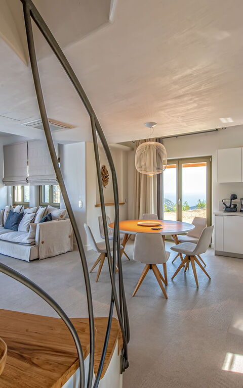 Villa Lyra: Kjøkken, Lunsjrom, Stue