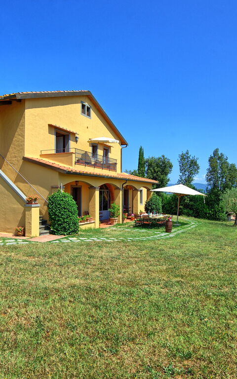 Nicola: Hage, Utendørs