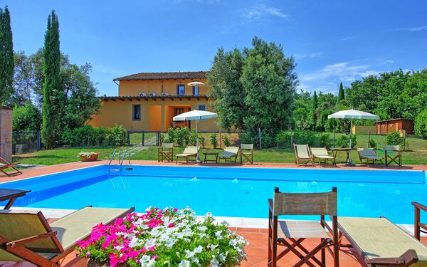 Nicola: basseng, Sommer, Utendørs