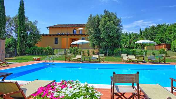 Nicola: basseng, Sommer, Utendørs