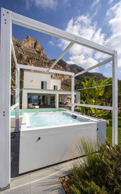 Villa Annalisa: Balkong / terrasse / uteplass, boblebad, Utendørs, Visningar