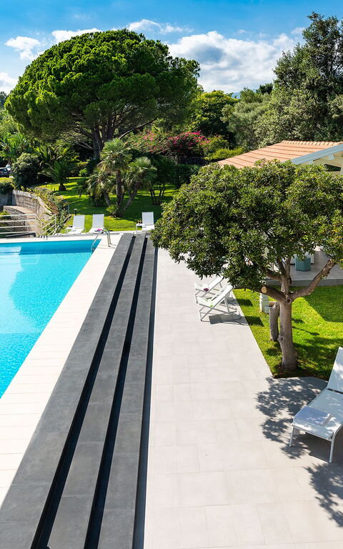 Villa Isabella: basseng, Hage