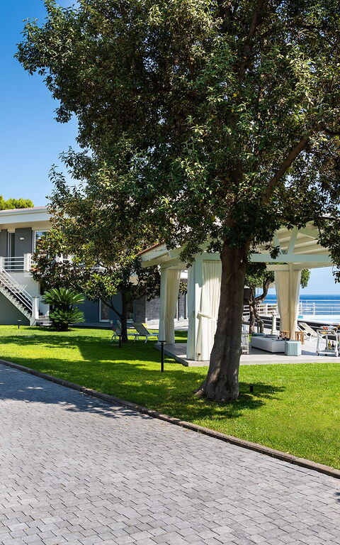 Villa Isabella: Hage