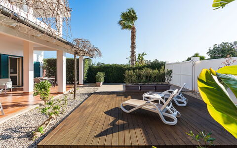 Feriebolig Kalika: Hage