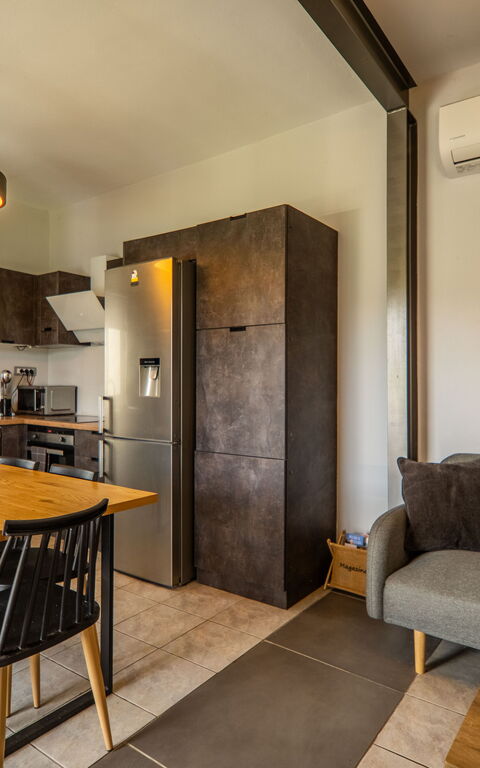 Villa Eftychia: Kjøkken, Lunsjrom, Stue