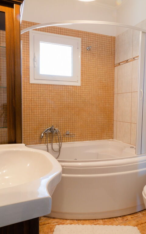 Villa Dinos: Baderom