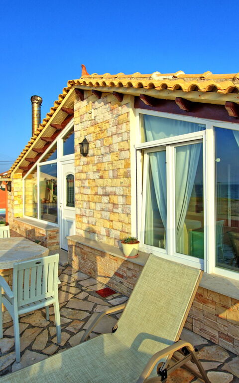 Beach Villa Athanasia: Utendørs