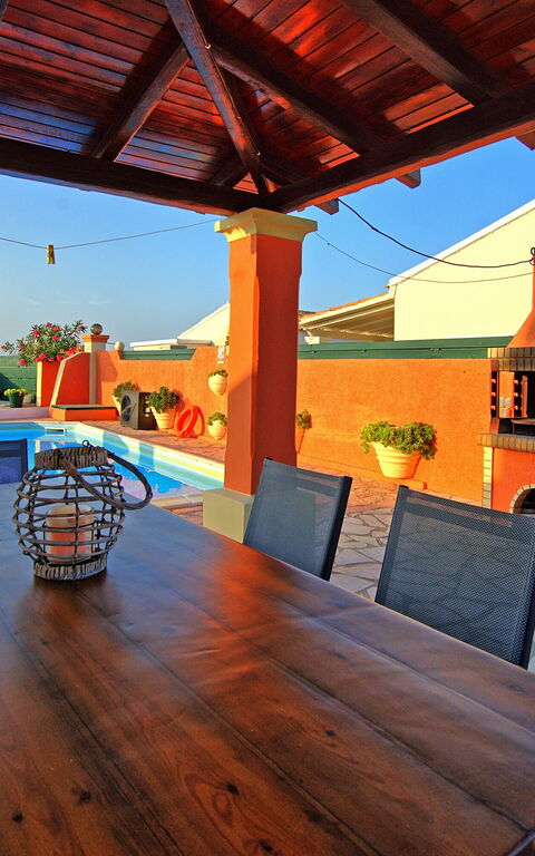 Beach Villa Athanasia: basseng