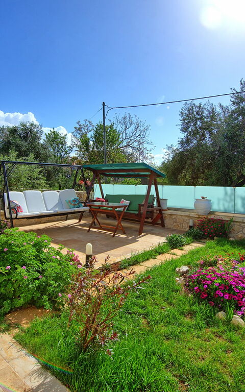 Villa Elaia: Hage, Utendørs